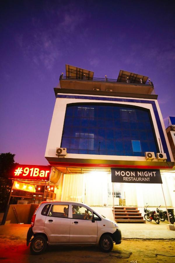 Hotel Mansarovar Palace 2*