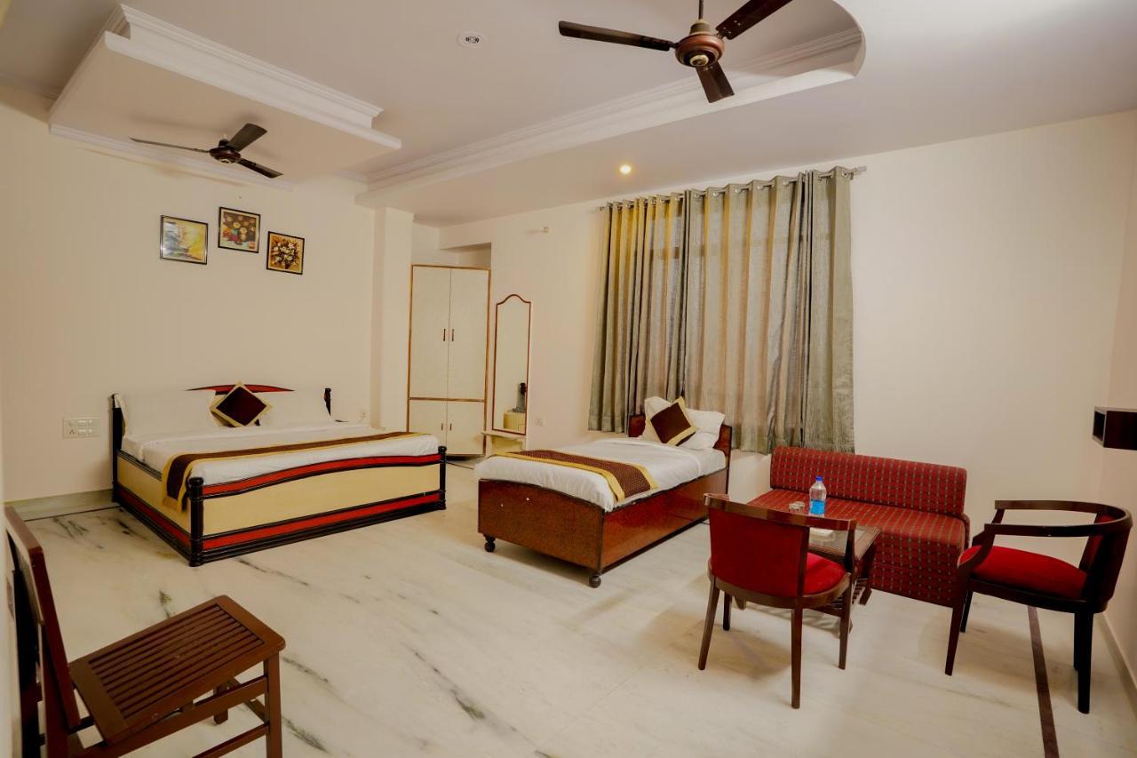 Hotel Mansarovar Palace 2*